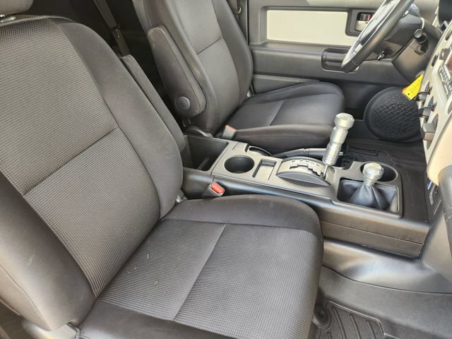 Used 2012 Toyota FJ Cruiser 4WD w/ Upgrade Pkg image 9