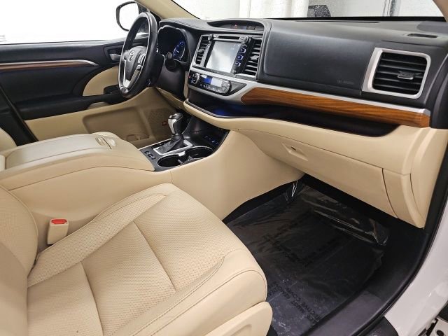 Used 2017 Toyota Highlander Limited image 40