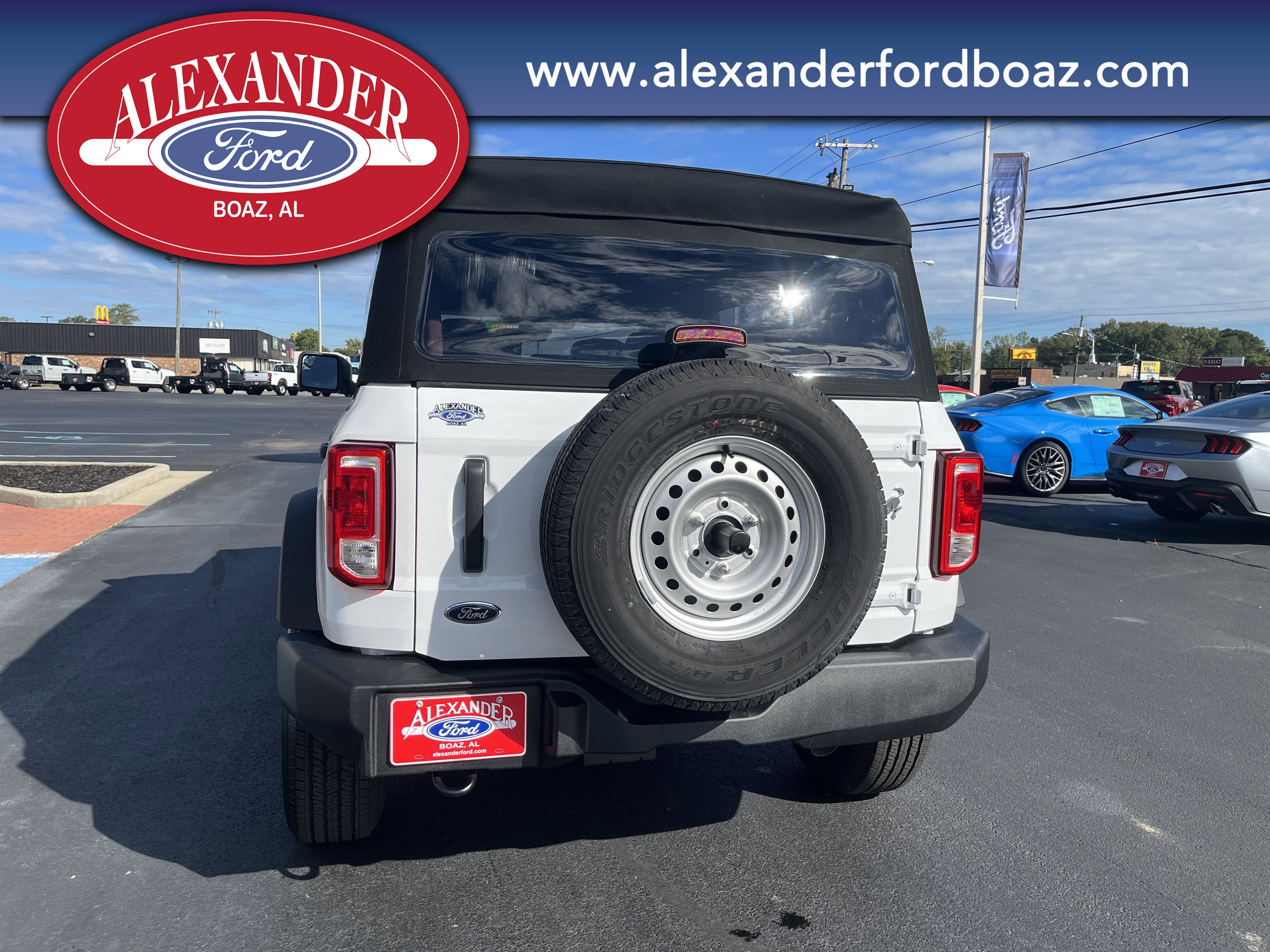 New 2025 Ford Bronco 4-Door image 6