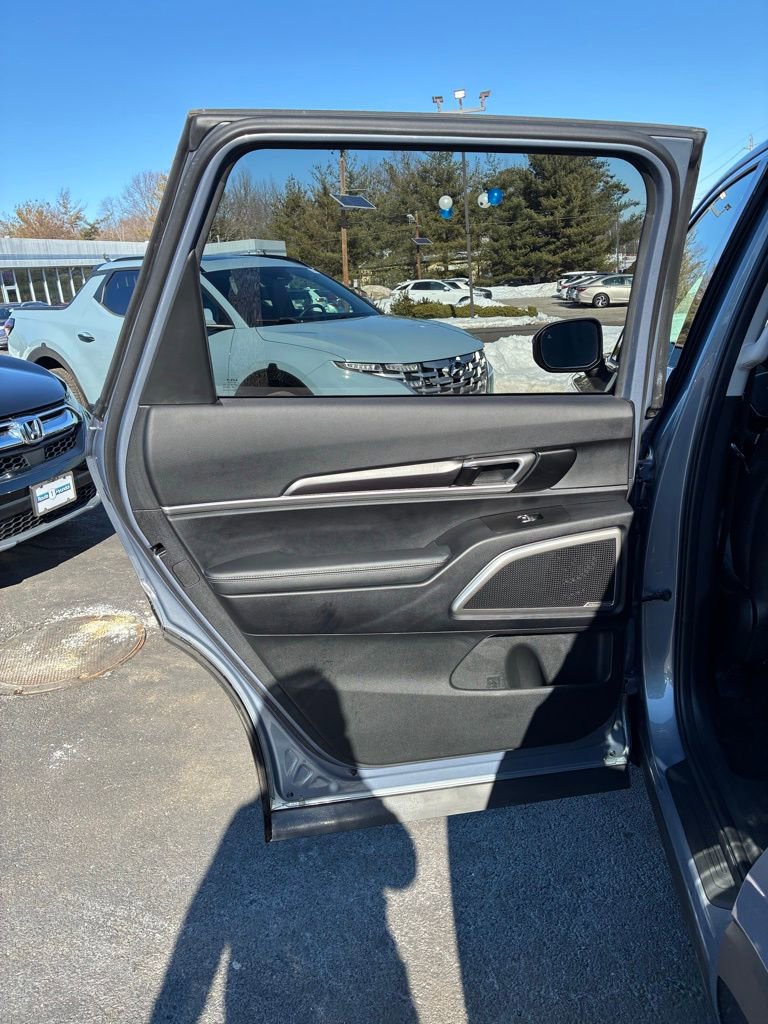 Used 2023 Kia Telluride S image 48