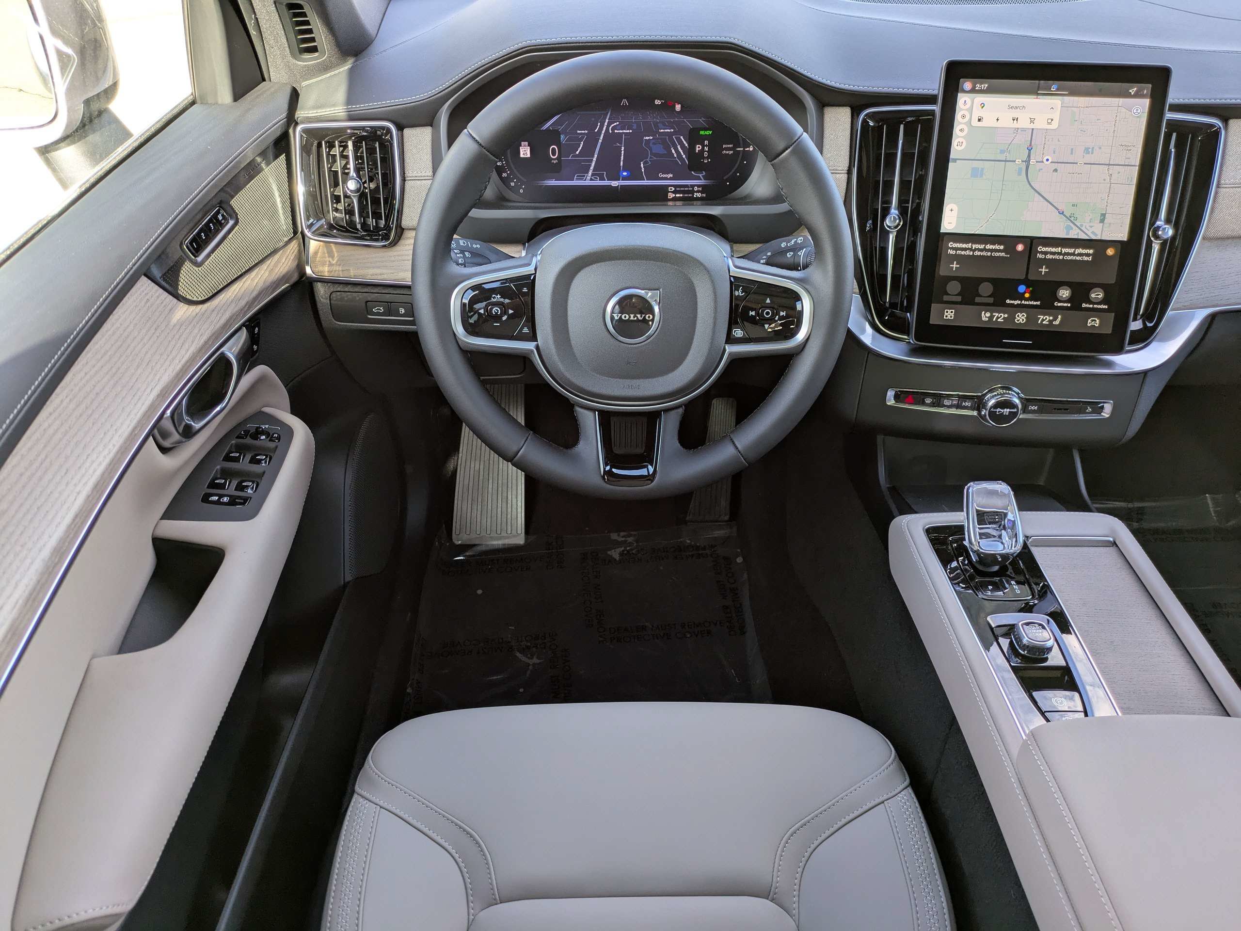New 2026 Volvo XC90 T8 Plus w/ Protection Package Premier AWD/4WD image 17