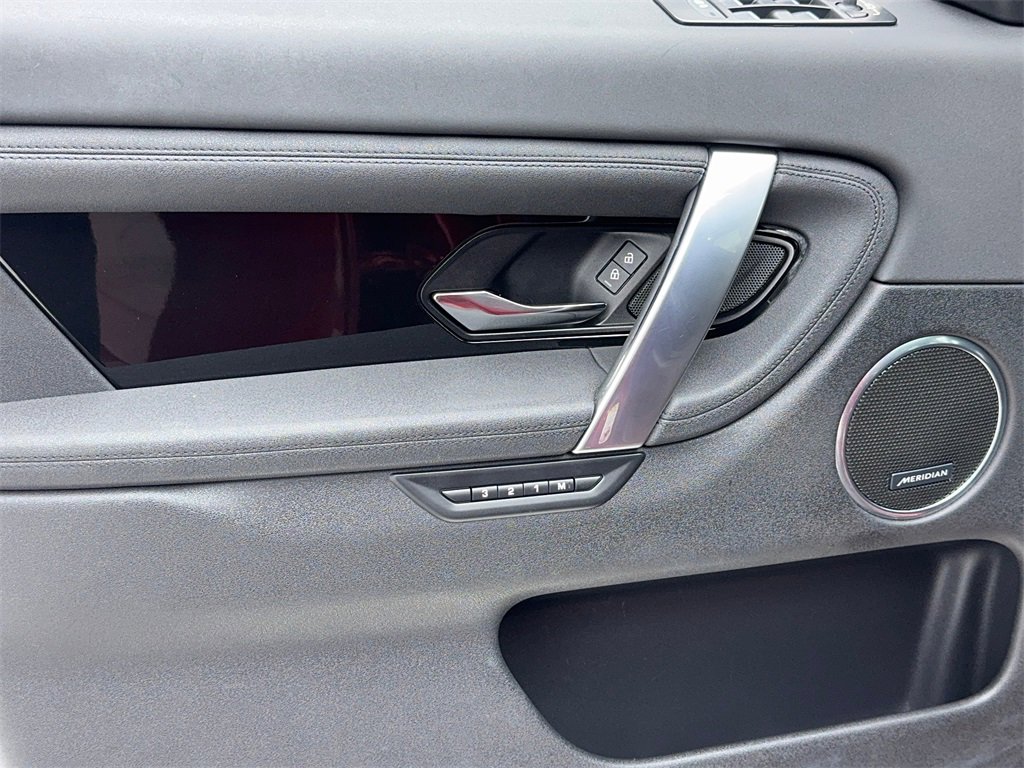 Used 2022 Land Rover Discovery Sport SE image 41