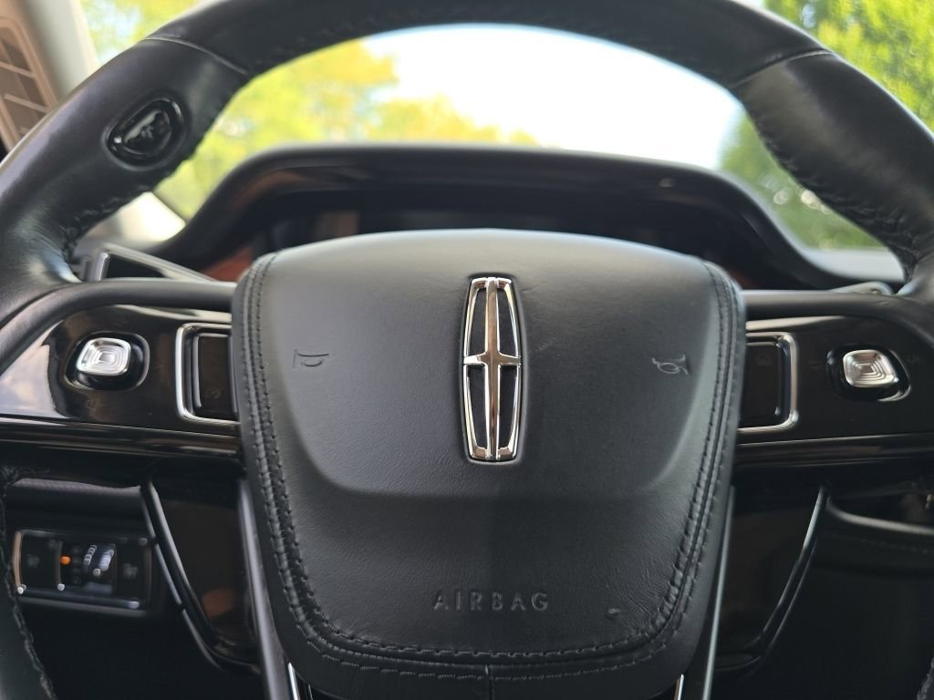 Used 2022 Lincoln Aviator Reserve w/ Elements Package Plus image 28