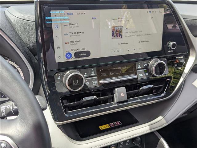 Used 2025 Toyota Highlander XLE image 15