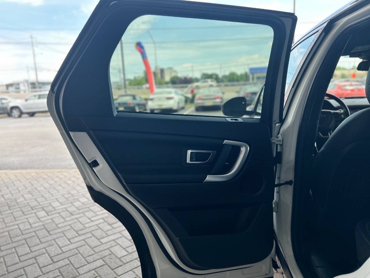 Used 2017 Land Rover Discovery Sport HSE AWD/4WD image 44