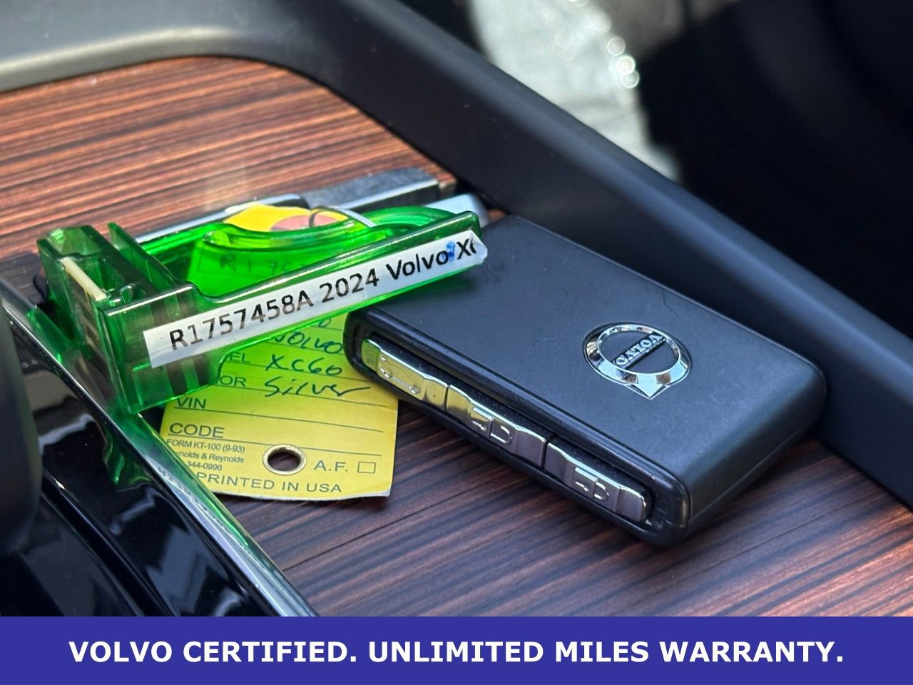 Certified 2024 Volvo XC60 B5 Plus w/ Protection Package Premier AWD/4WD image 37