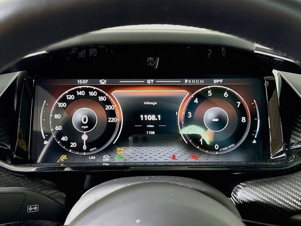 Used 2025 Aston Martin Vanquish RWD image 11