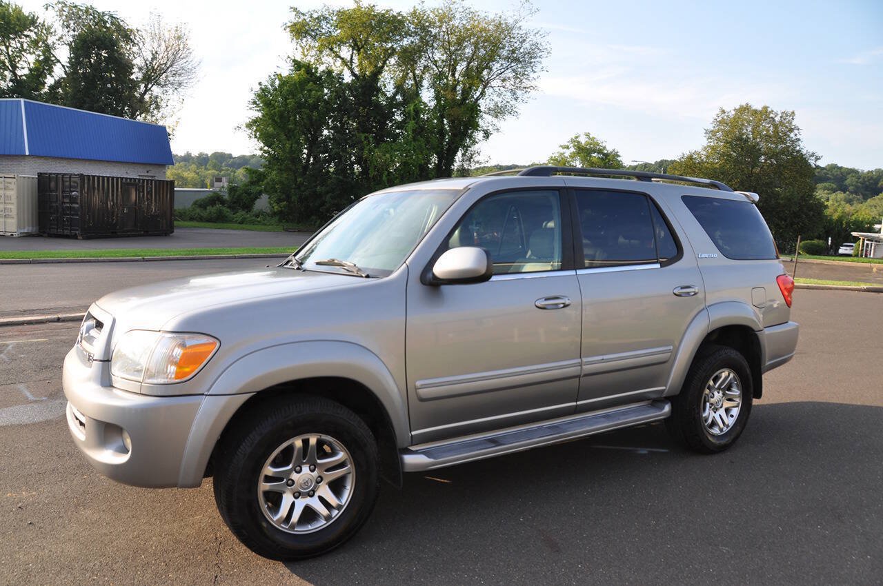 Used 2005 Toyota Sequoia Limited AWD/4WD image 2