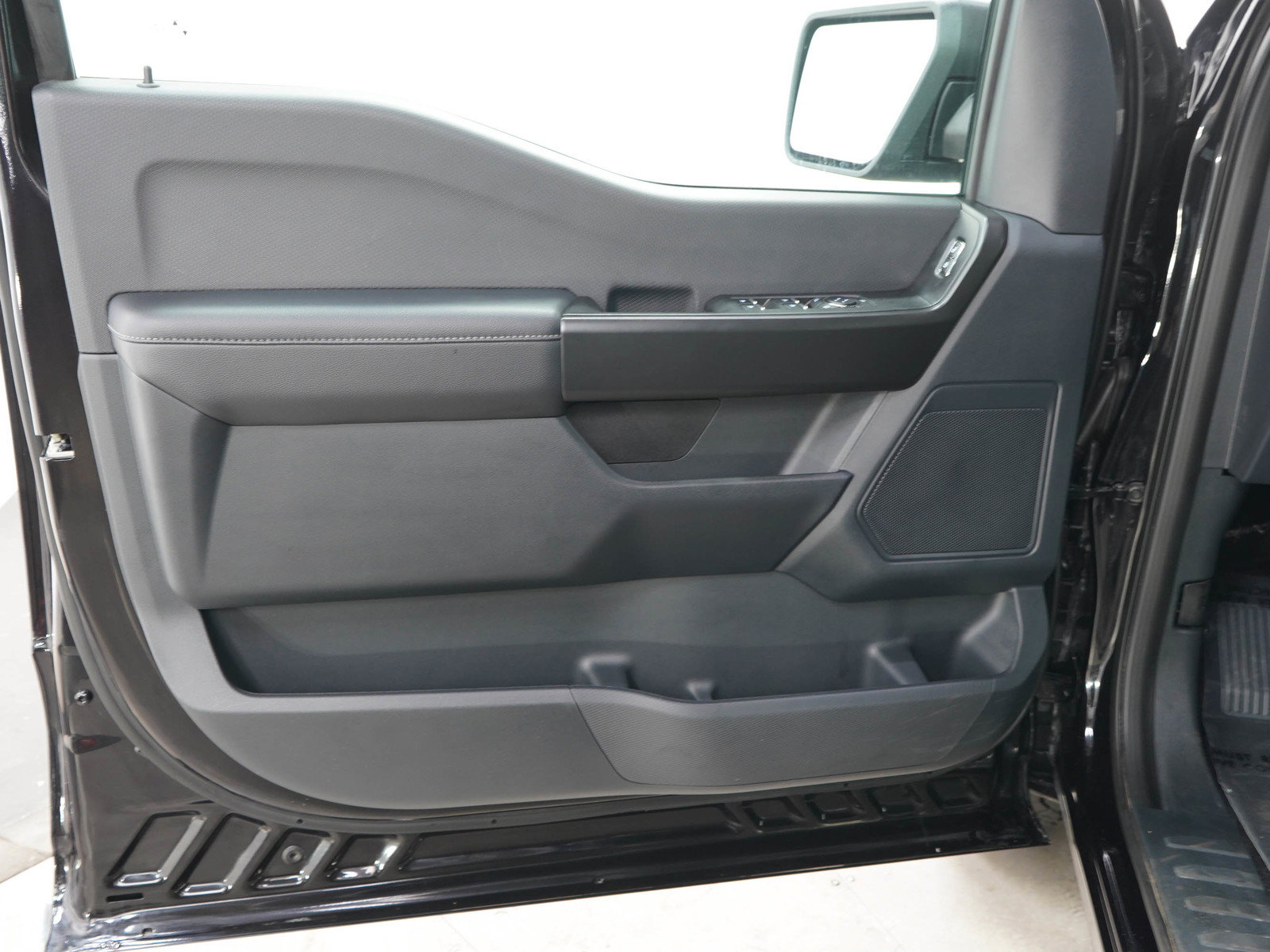 Used 2025 Ford F150 STX AWD/4WD image 19
