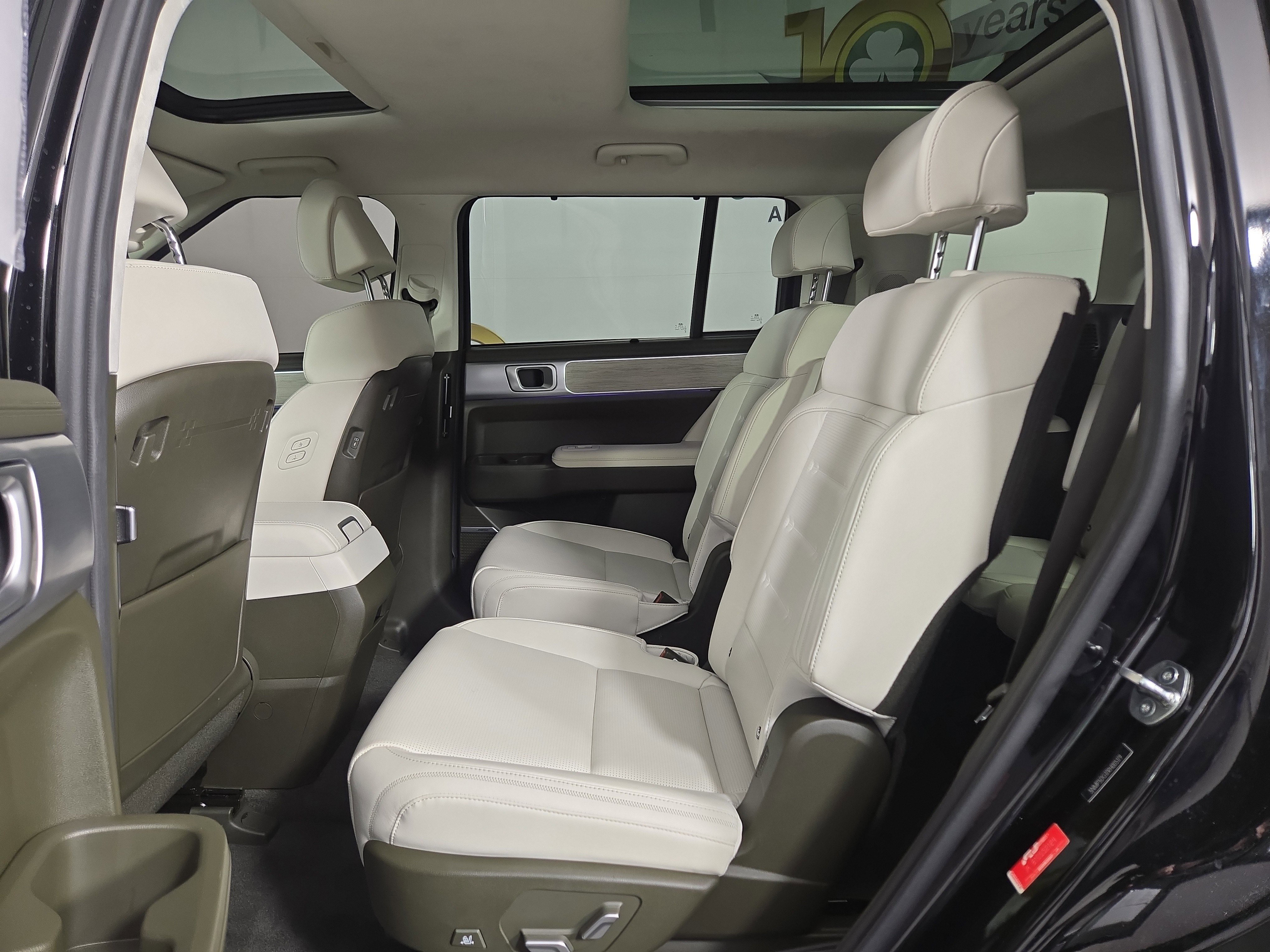 Used 2024 Hyundai Santa Fe Calligraphy image 12