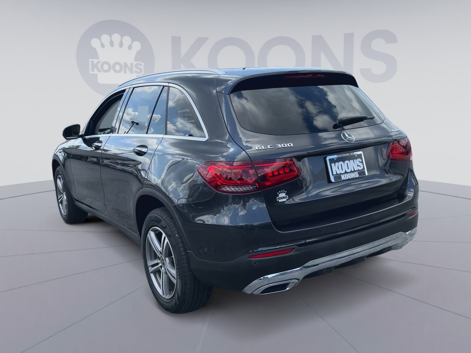 Used 2021 Mercedes-Benz GLC 300 4MATIC w/ Premium Package image 10