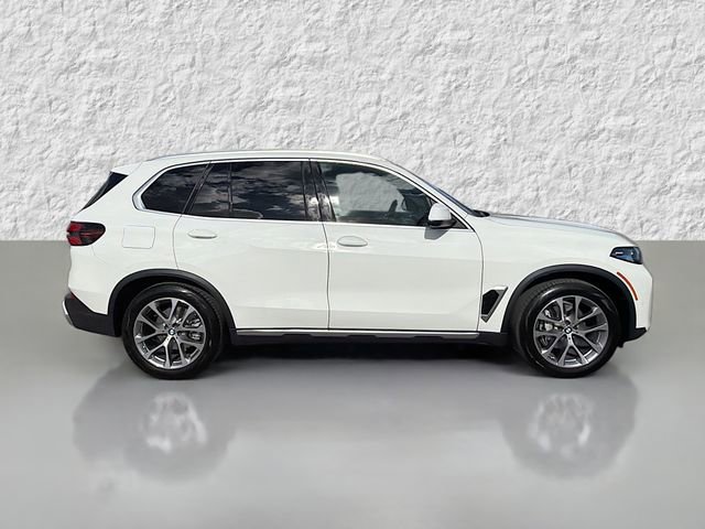 Used 2025 BMW X5 xDrive40i w/ Climate Comfort Package image 2