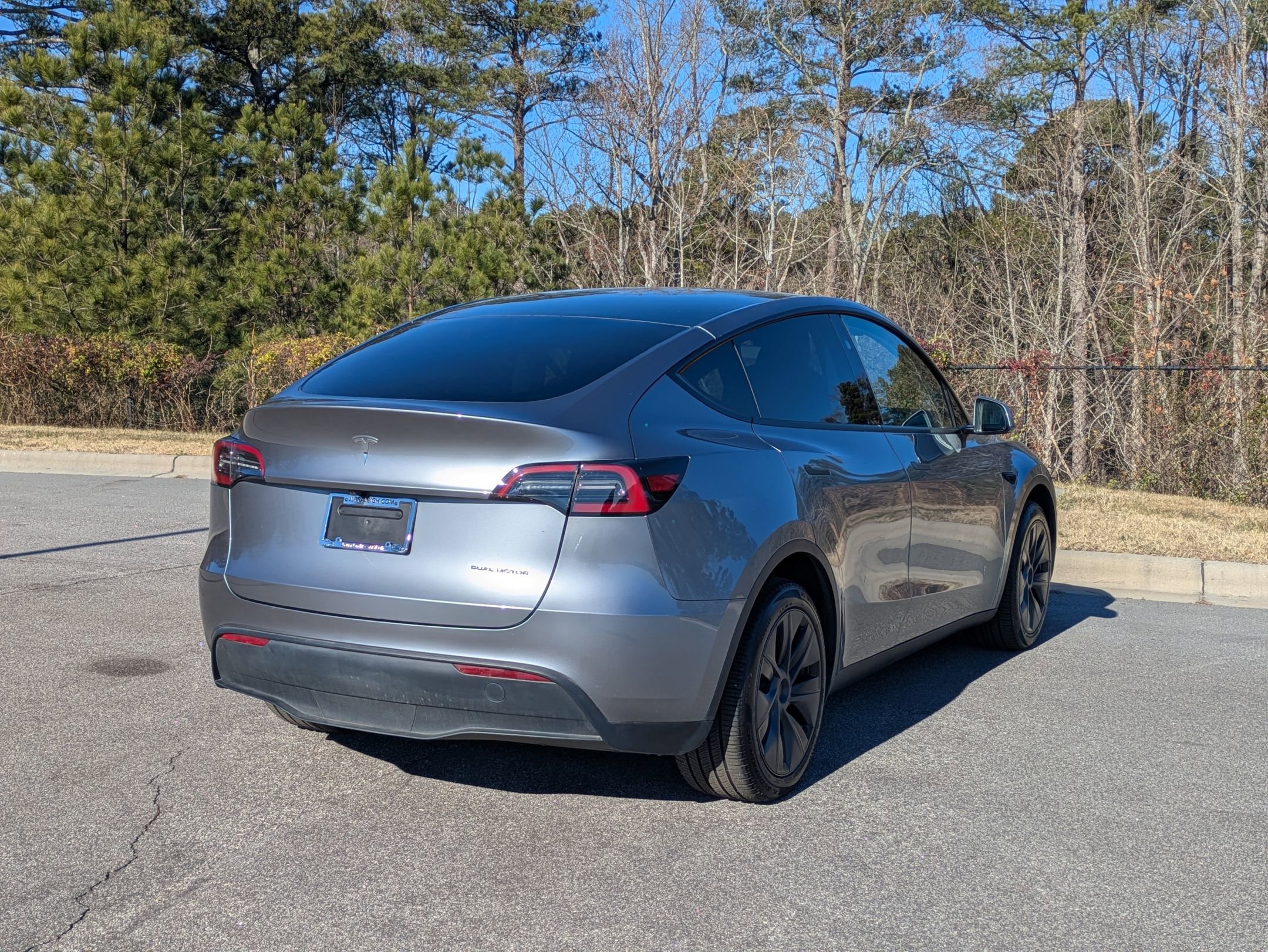 Used 2025 Tesla Model Y Long Range image 5