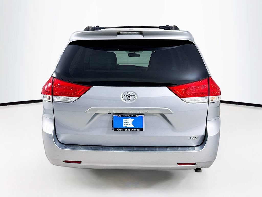 Used 2013 Toyota Sienna XLE FWD image 6