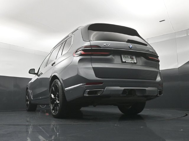 Used 2025 BMW X7 xDrive40i w/ Executive Package AWD/4WD image 22