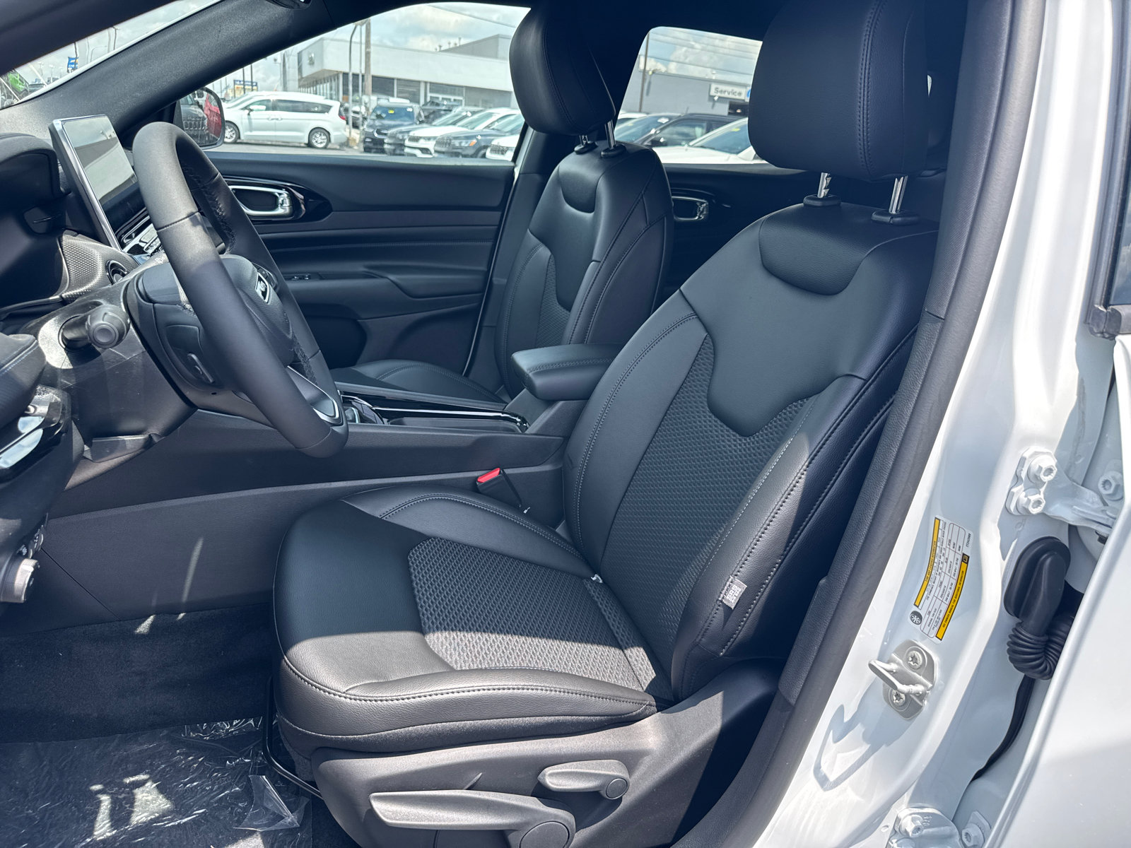 New 2026 Jeep Compass Latitude AWD/4WD image 9