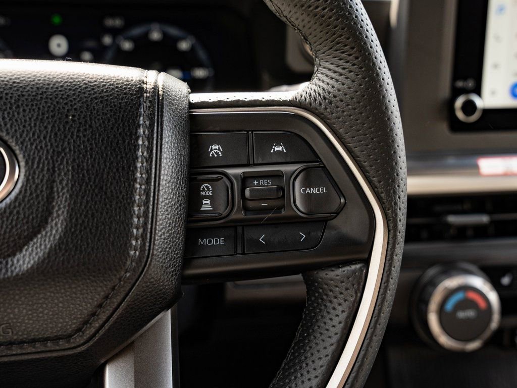 Used 2025 Toyota Tacoma TRD Sport AWD/4WD image 29