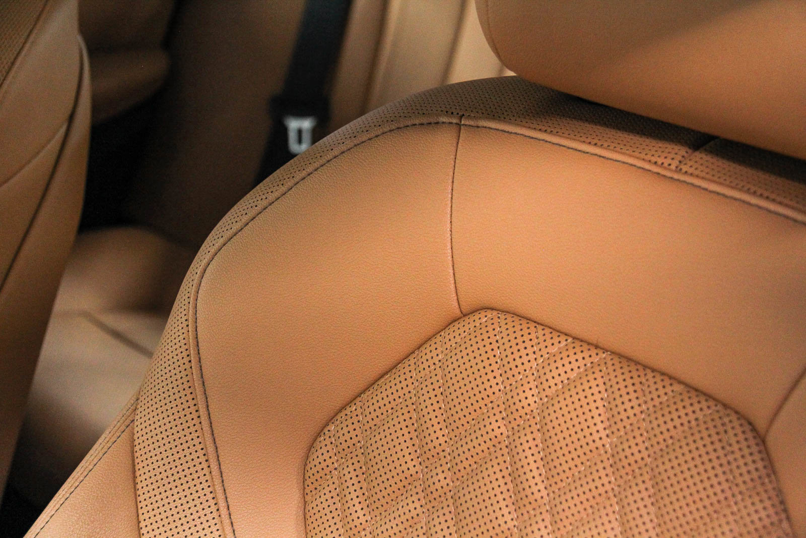 Certified 2023 BMW 530e w/ Convenience Package image 25