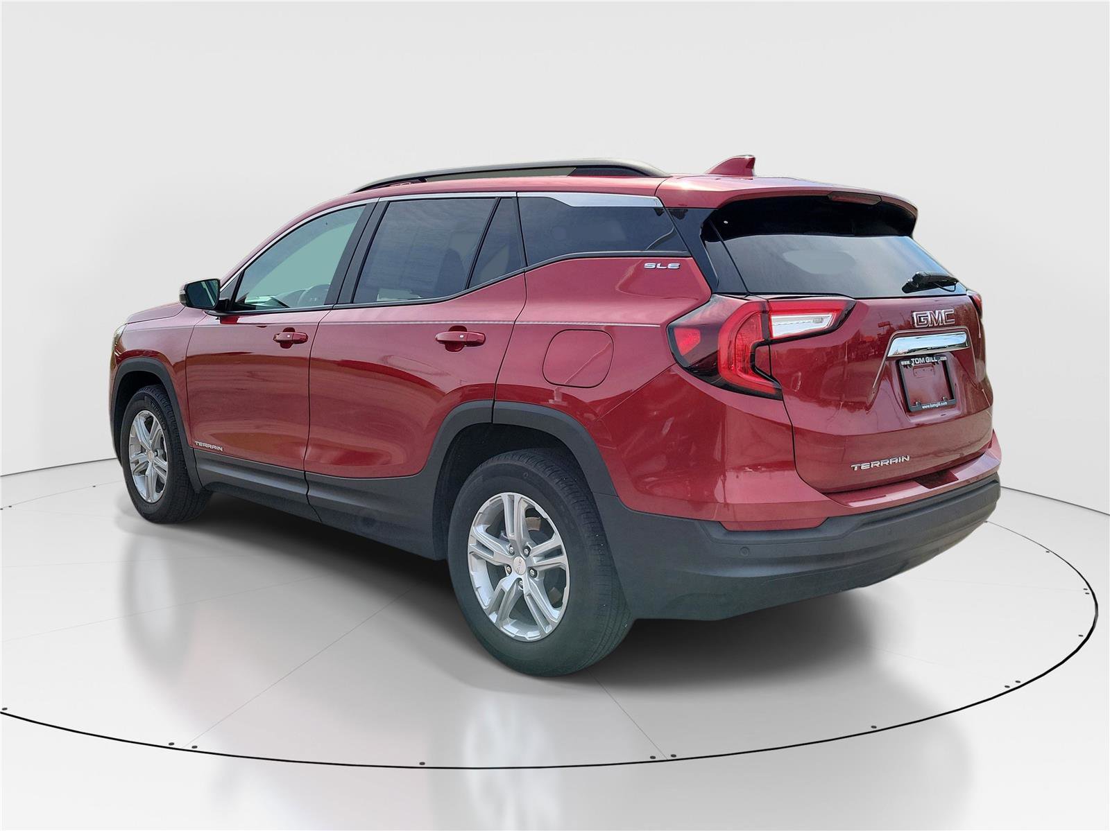 Used 2023 GMC Terrain SLE w/ Driver Convenience Package image 3