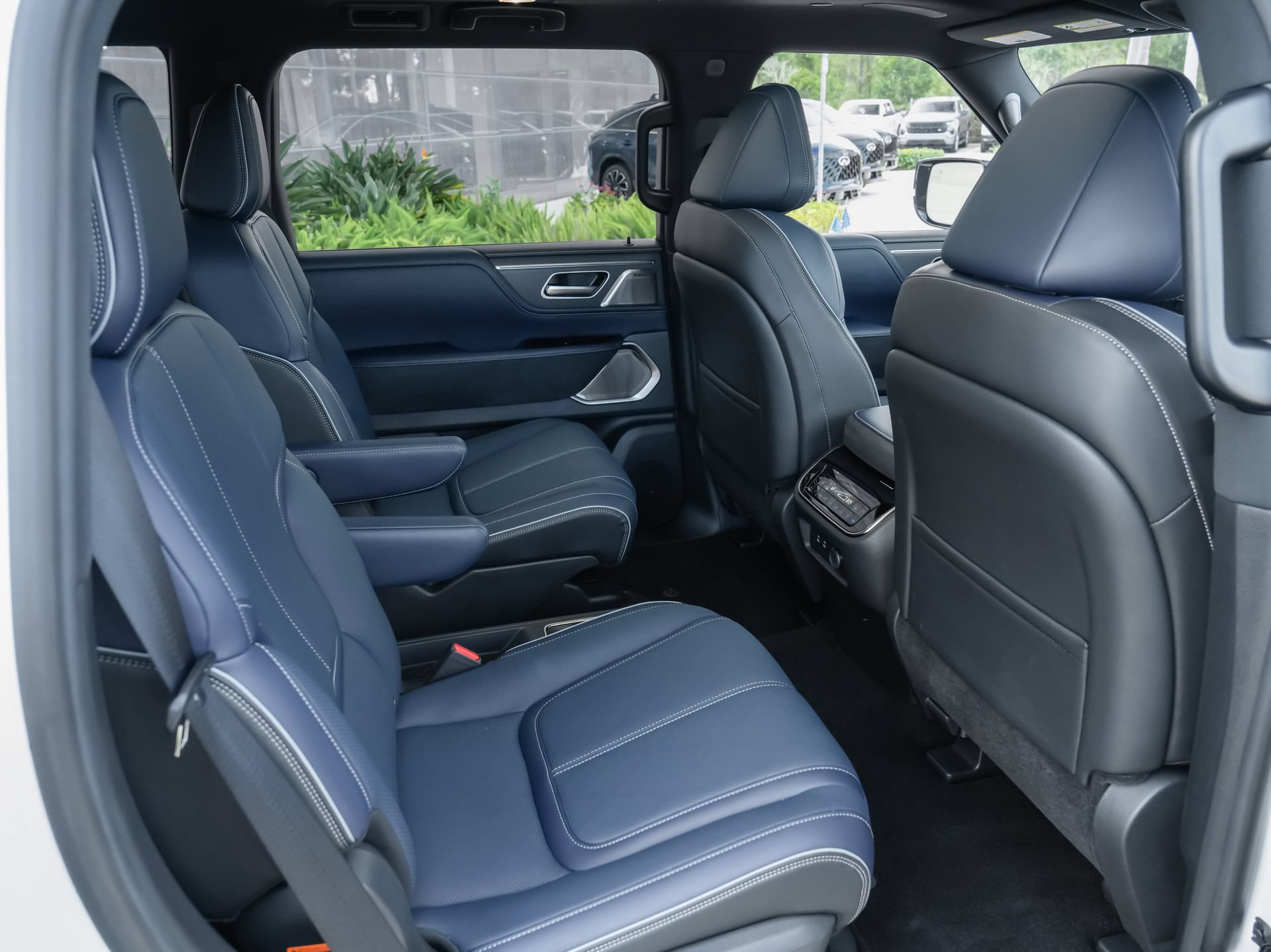 Certified 2026 INFINITI QX80 4WD w/ Sport Exterior Package image 35