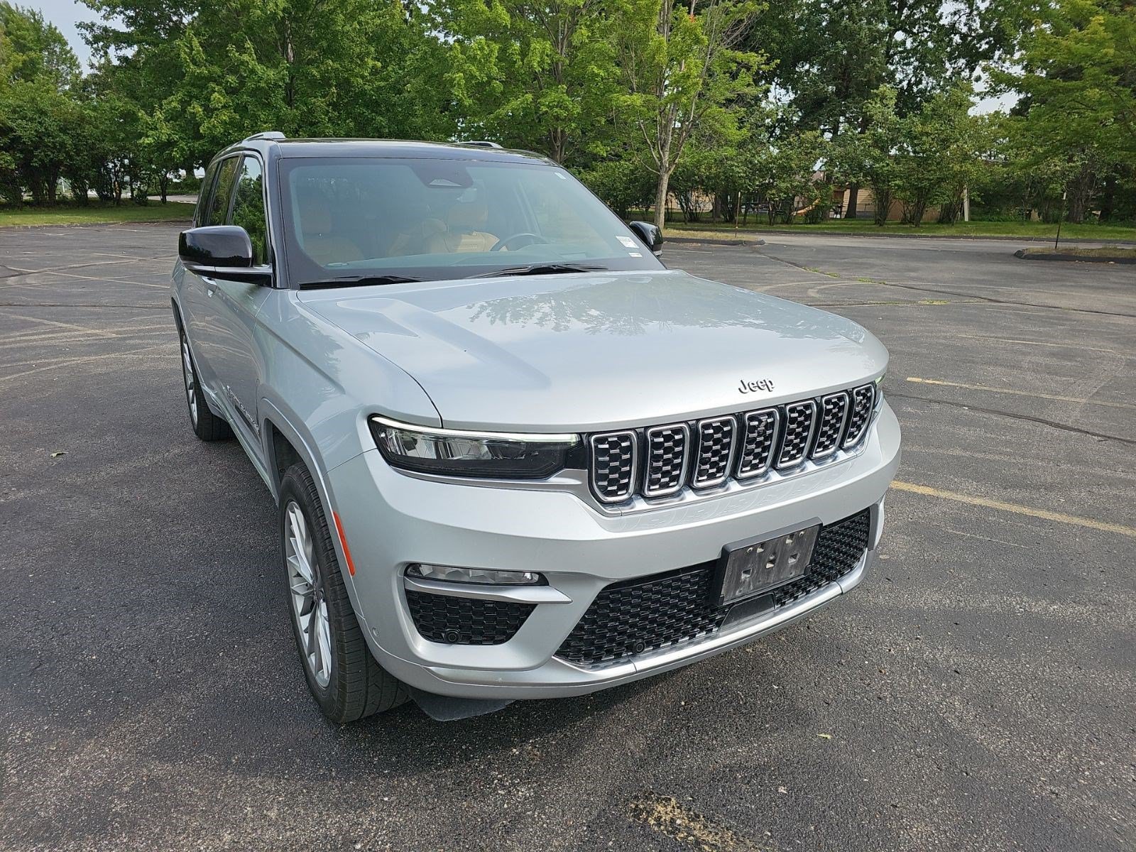 Used 2022 Jeep Grand Cherokee Summit w/ Adv Protech Group IV AWD/4WD image 8