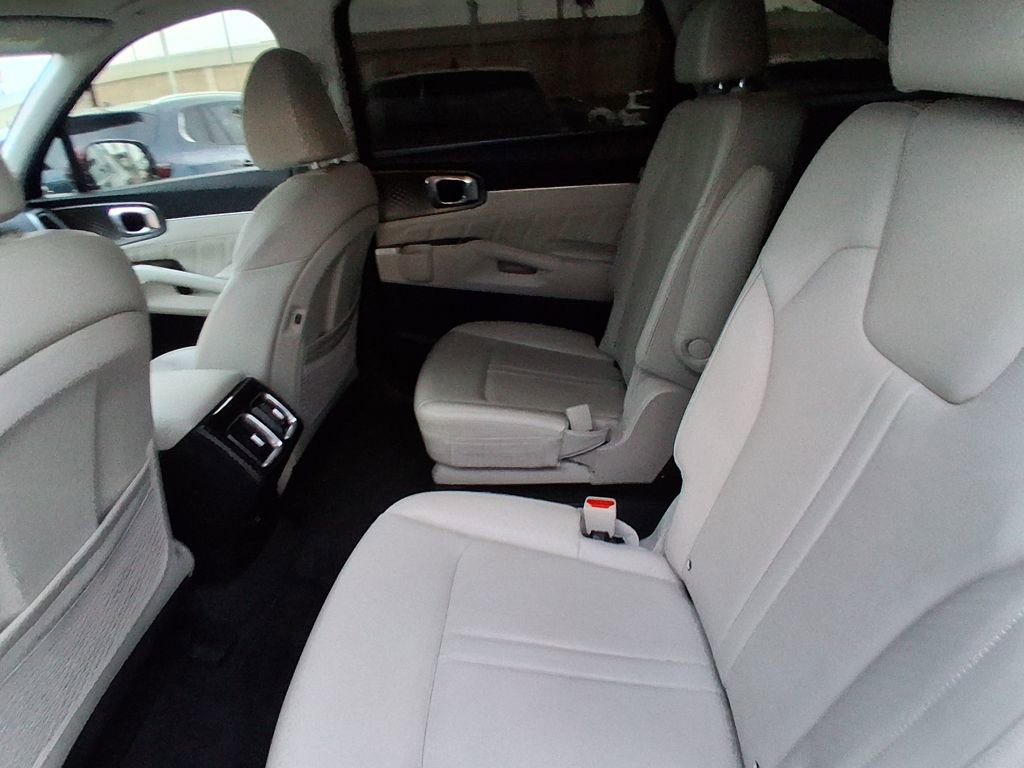 Used 2024 Kia Sorento SX image 17