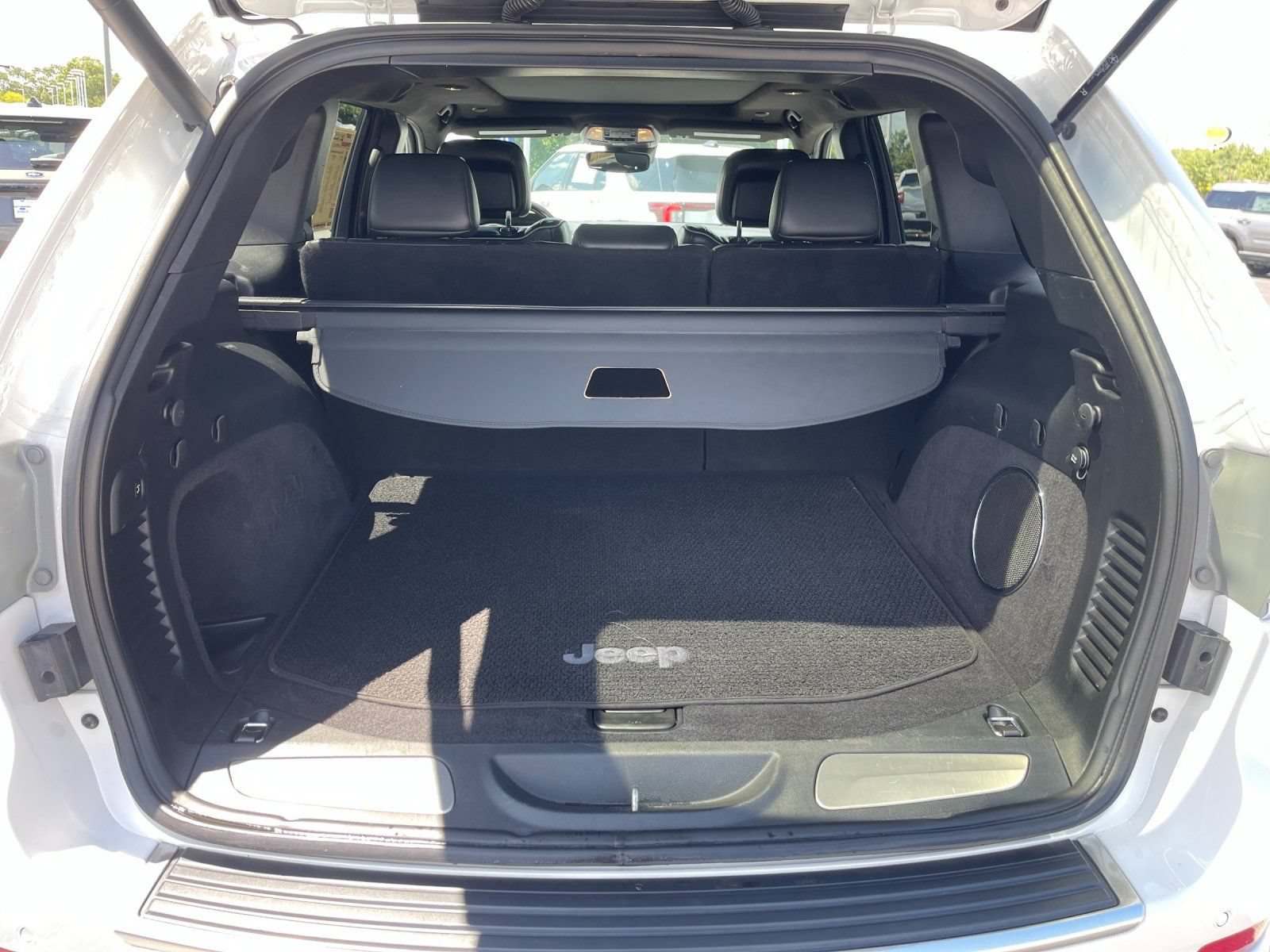 Used 2020 Jeep Grand Cherokee Summit AWD/4WD image 17