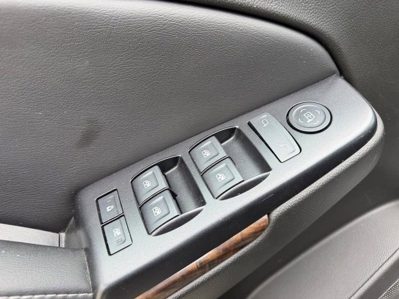 Used 2018 Chevrolet Tahoe LS w/ Enhanced Driver Alert Package AWD/4WD image 16