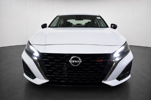 Certified 2024 Nissan Altima 2.0 SR FWD image 2