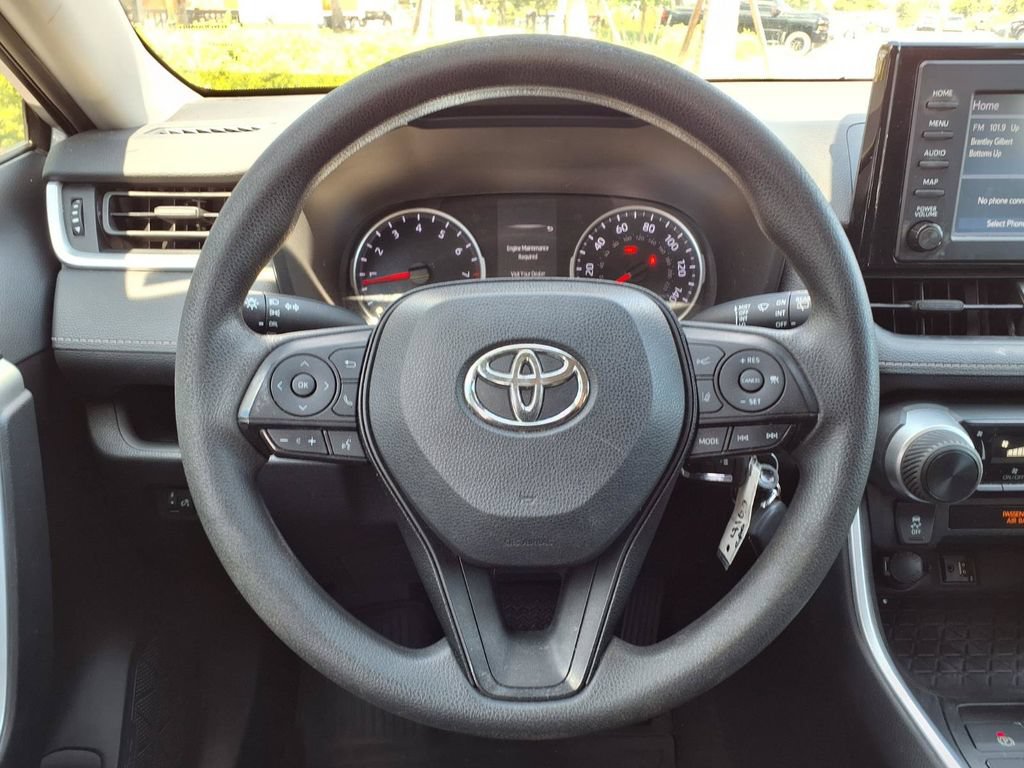 Used 2019 Toyota RAV4 LE FWD image 28