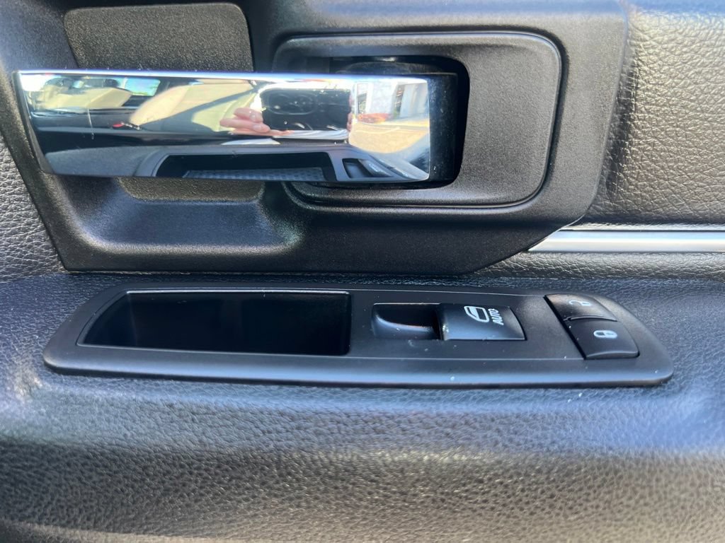 Used 2024 RAM 1500 Warlock RWD image 41