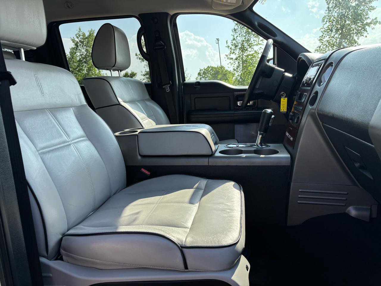 Used 2006 Lincoln Mark LT 2WD image 8