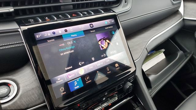 Certified 2023 Jeep Grand Cherokee Limited image 16