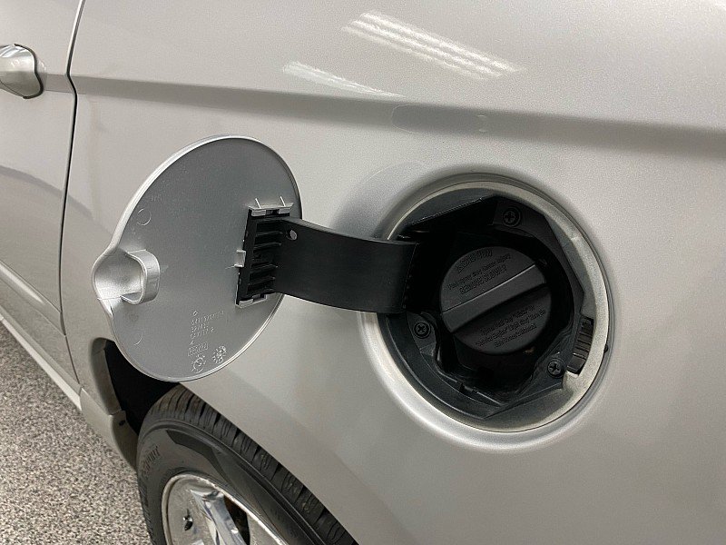 Used 2005 Chrysler Pacifica Limited image 27