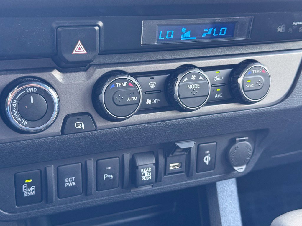 Used 2023 Toyota Tacoma TRD Off-Road w/ Technology Package AWD/4WD image 12