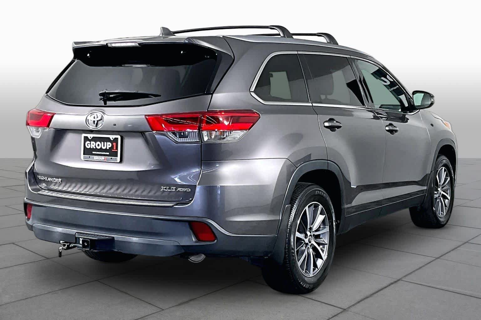 Used 2019 Toyota Highlander XLE AWD/4WD image 13