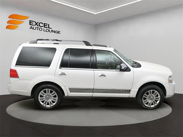Used 2014 Lincoln Navigator 4WD image 40