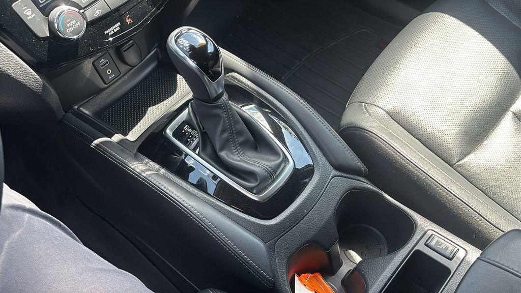 Used 2017 Nissan Rogue SL FWD image 21