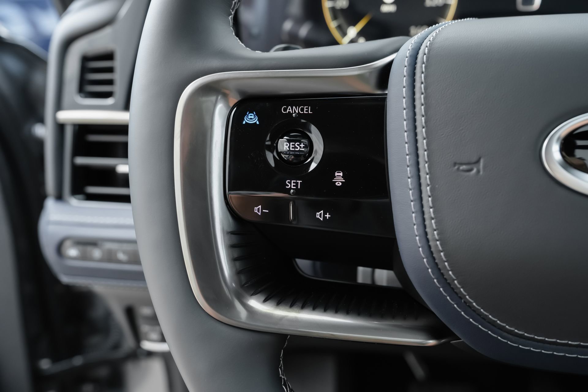 New 2026 INFINITI QX80 4WD w/ Sport Exterior Package image 17