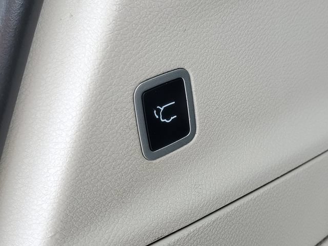 Used 2024 Chrysler Pacifica Limited FWD image 38