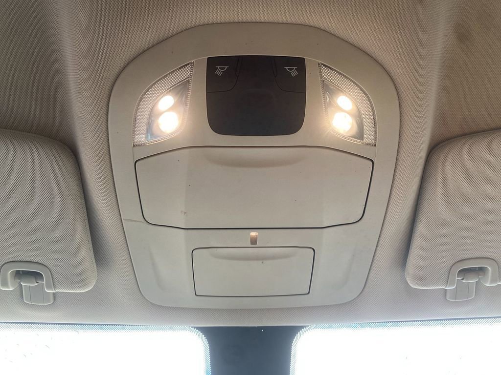 Used 2021 Chrysler Voyager LX image 23