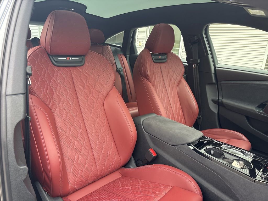 Certified 2025 Audi S6 e-tron Prestige w/ 21" Black Optic Package image 16