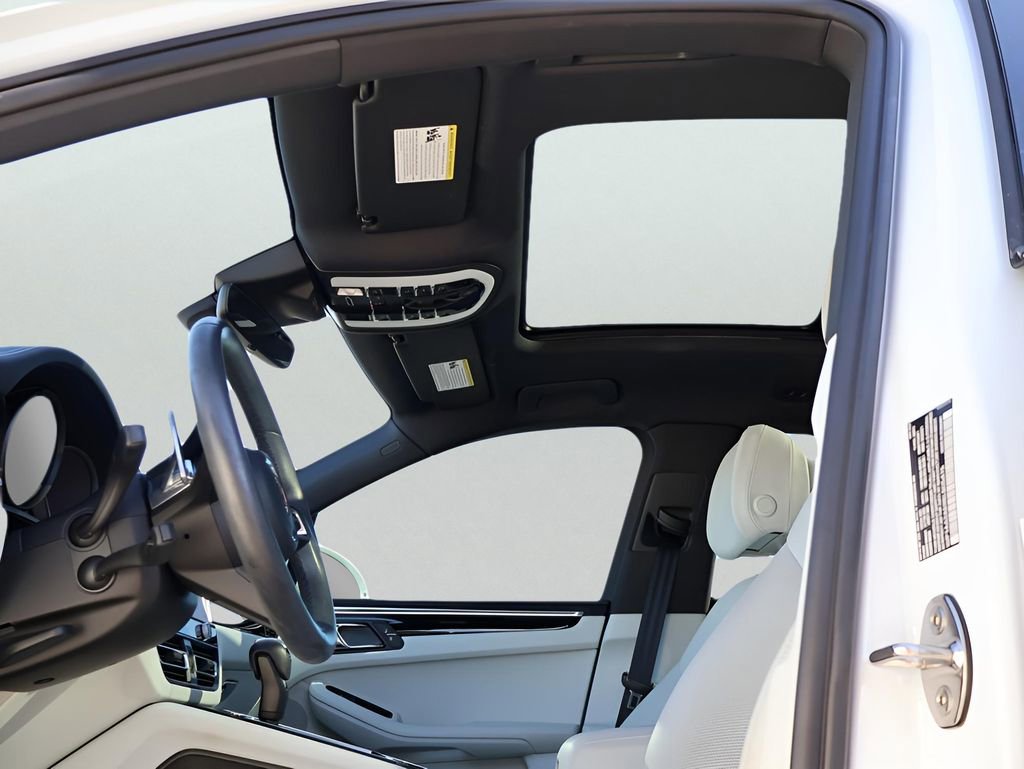 Certified 2024 Porsche Macan image 35