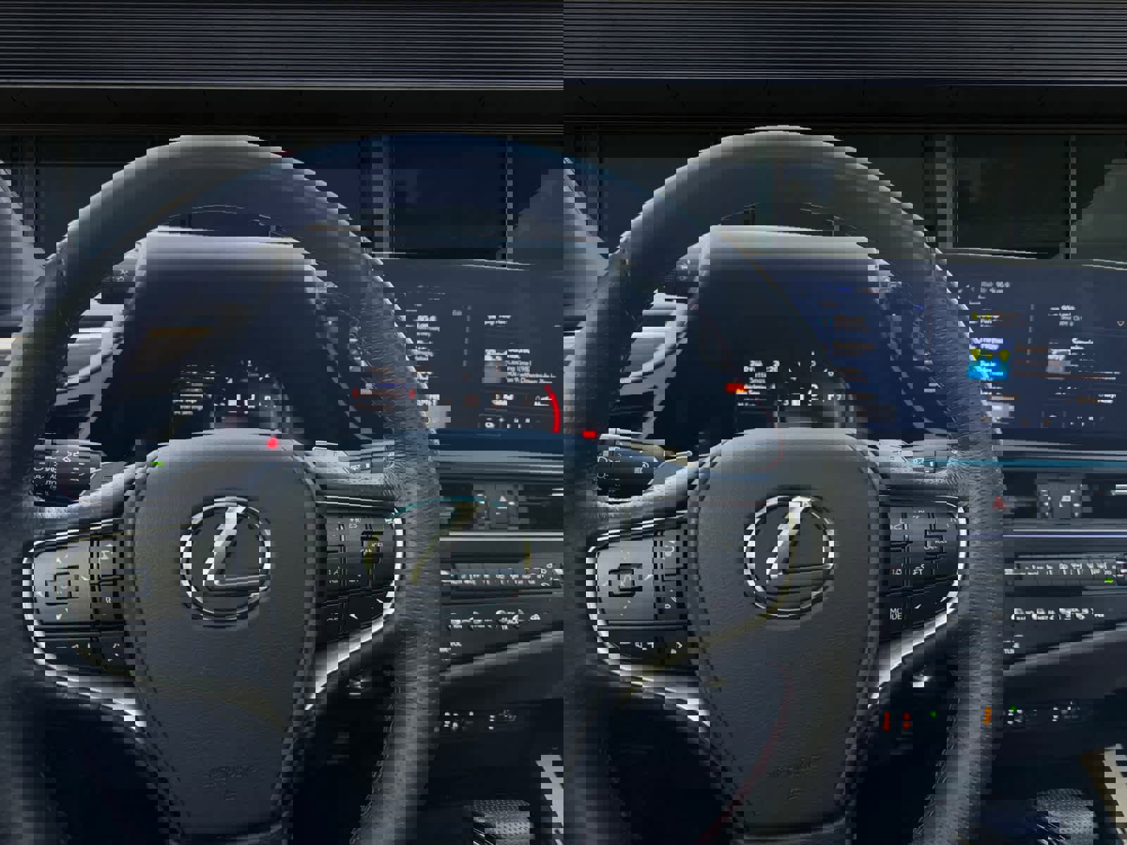 Used 2025 Lexus ES 350 F Sport image 4