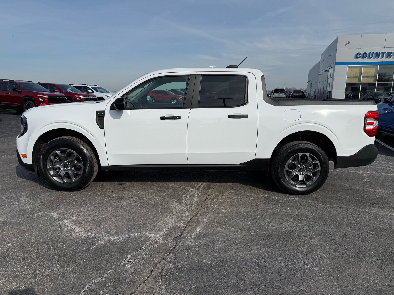 Used 2025 Ford Maverick XLT w/ Equipment Group 301A image 2