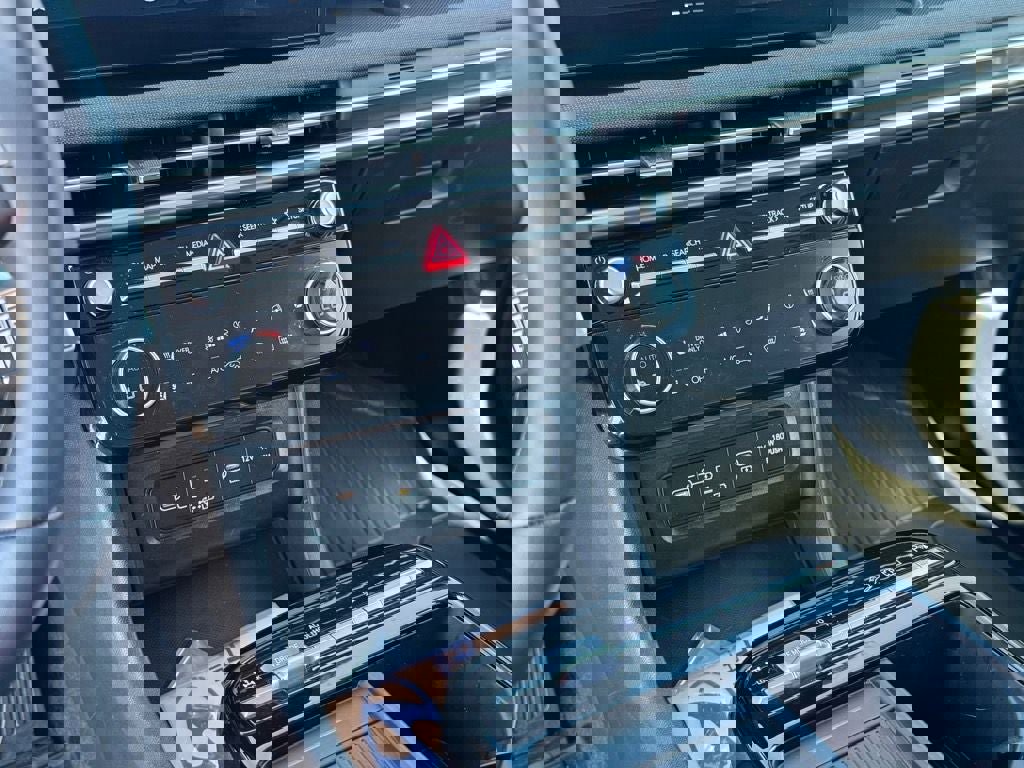 Used 2025 Hyundai Tucson Limited image 22