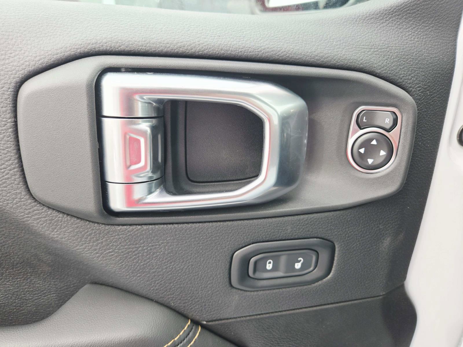 Used 2025 Jeep Wrangler Sahara w/ Safety Group image 41