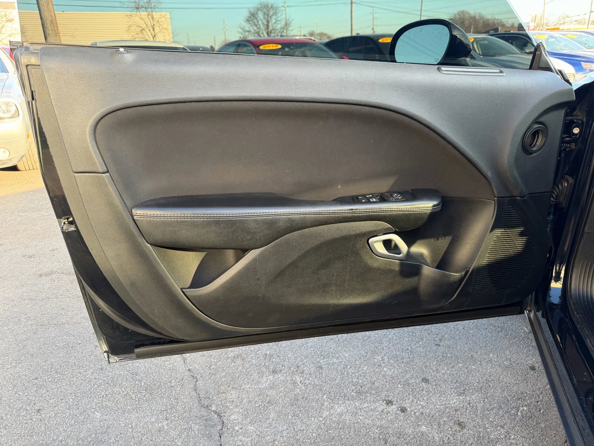 Used 2016 Dodge Challenger SXT image 18