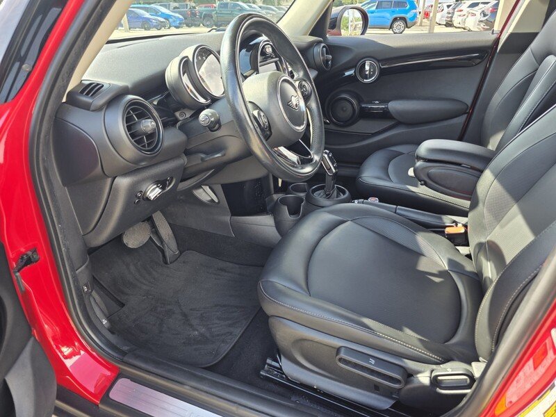 Used 2020 MINI Cooper 4-Door Hardtop FWD image 10