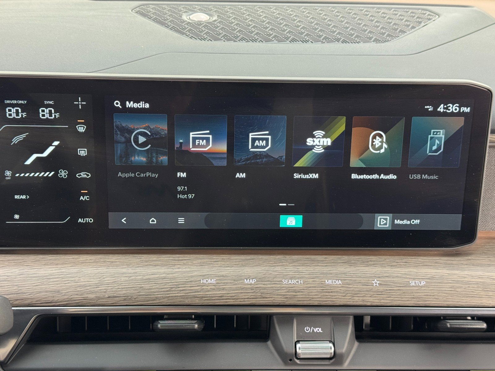 Used 2024 Kia EV9 Land image 27